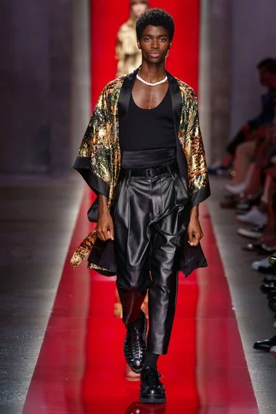 Look 30